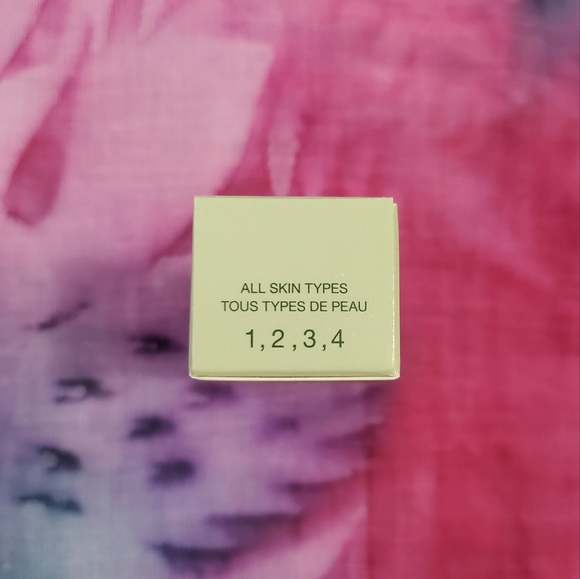 🍓5 for $20 - Moisture Surge Overnight Hydrating Mask - Picture 3 of 6